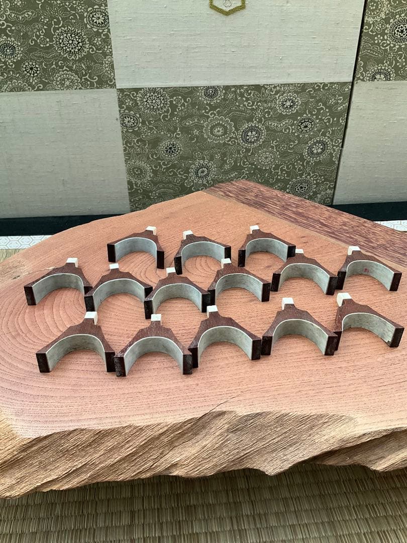 hako蔵出し　紫檀？琴柱 14個 弦楽器 古美術品，天然素材　共箱付き