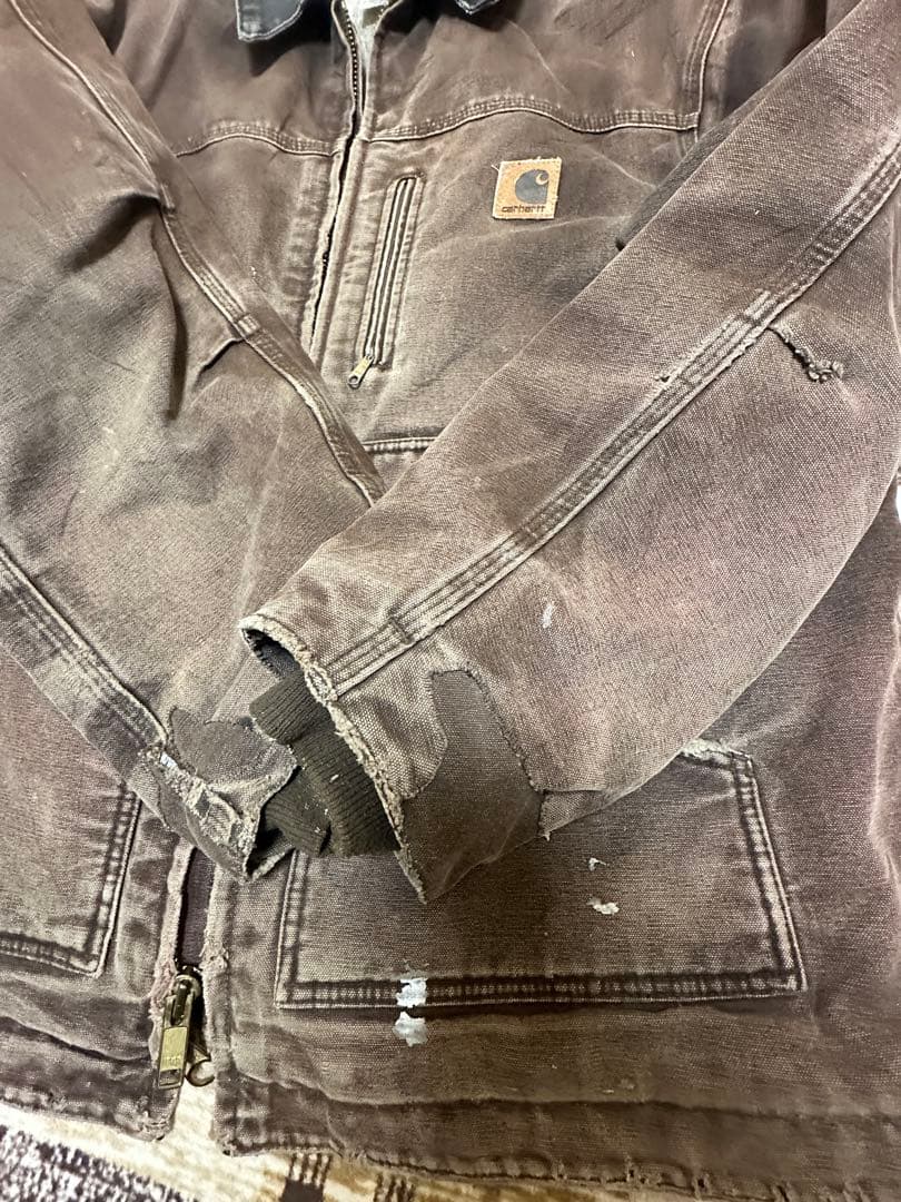ハ*ー様 Carhartt トラディショナルデトロイトチョアコー卜 フェード ハ