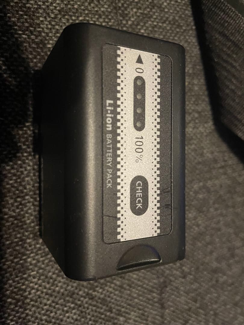 ビデオカメラ業務用　Panasonic AG-UX180