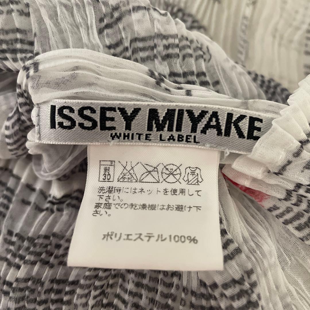 WHITE LABEL⭐️ISSEY MIYAKE 半袖トップス プリーツ加工 柄