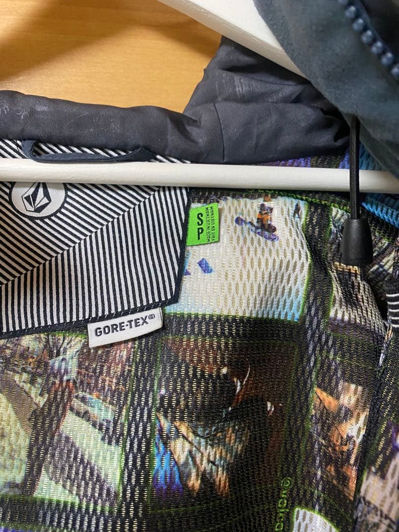 ボルコム　スノージャケットgore-tex サイズS