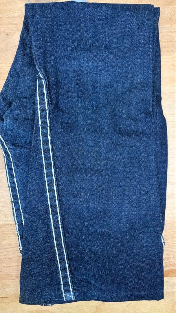 TRUE RELIGION　フレアパンツ