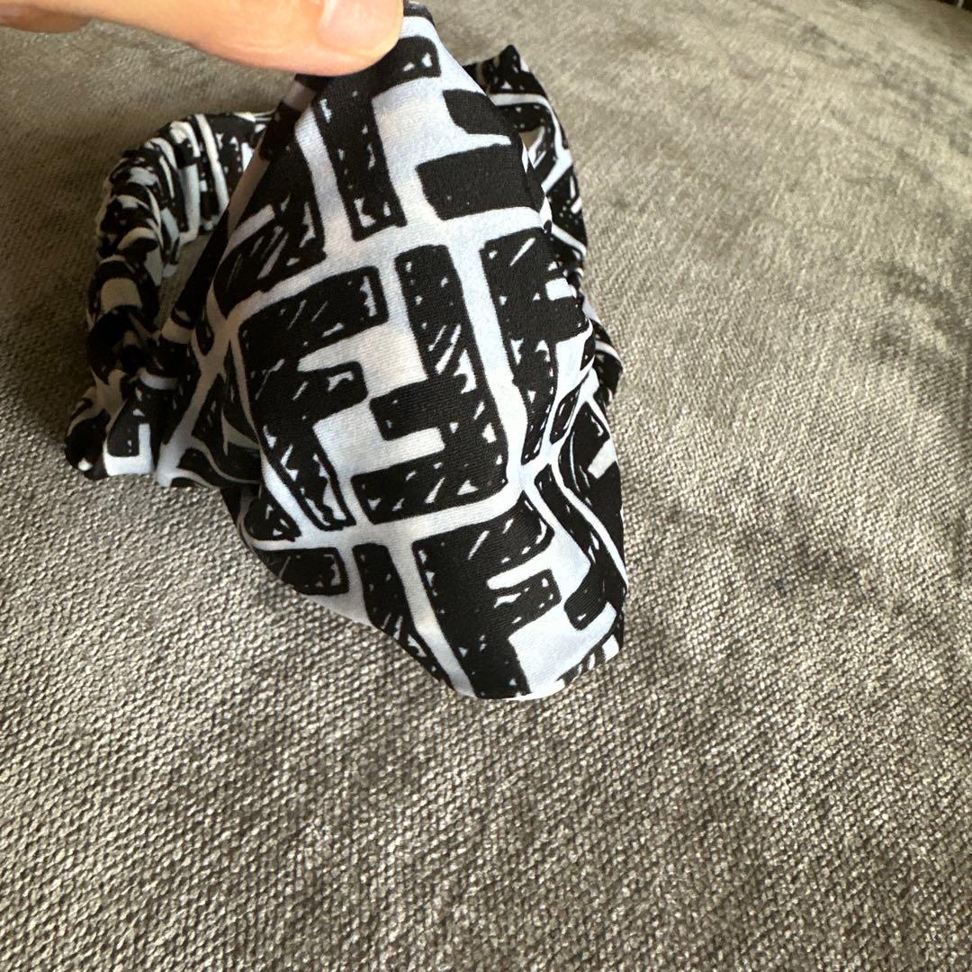 カチューシャ　FENDI ゴム
