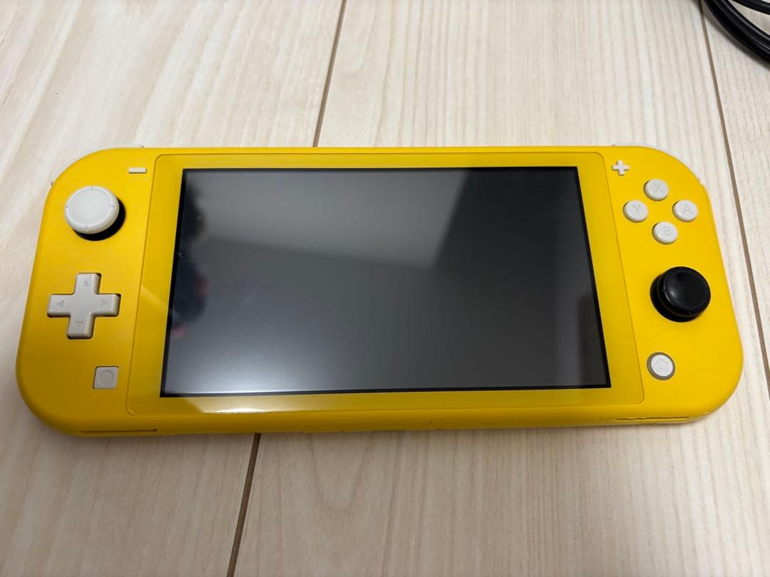 Nintendo switch ライト（イエロー）※ケース付き