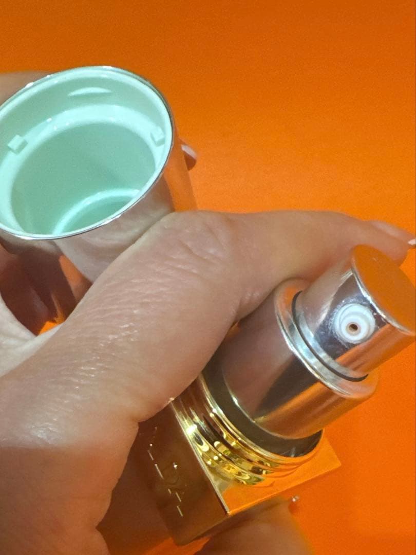 ヌヌヌですPRADA REVEAL FOUNDATION LC5