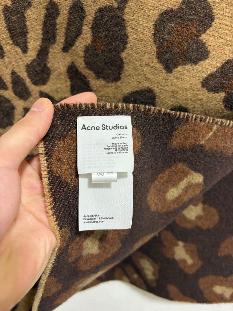 希少　Acne Studios ヒョウ柄　マフラー