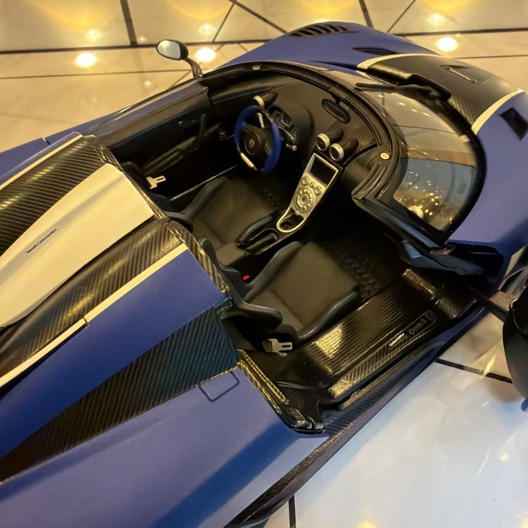 koenigsegg アゲーラ One 1/18スケール ミニカー ブルー