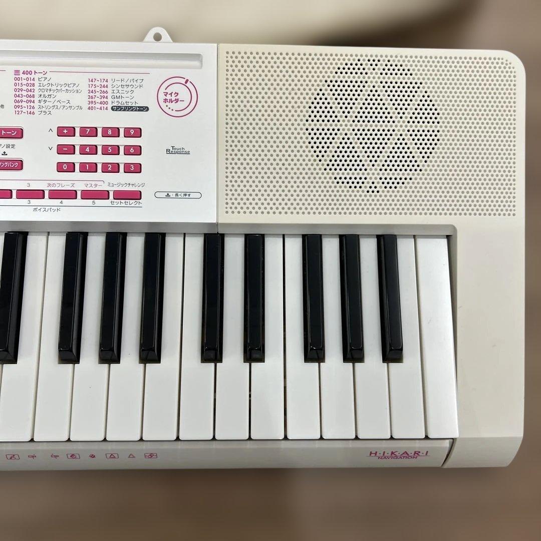 カシオ　電子ピアノ　LK-121　61鍵盤　光ナビキーボード
