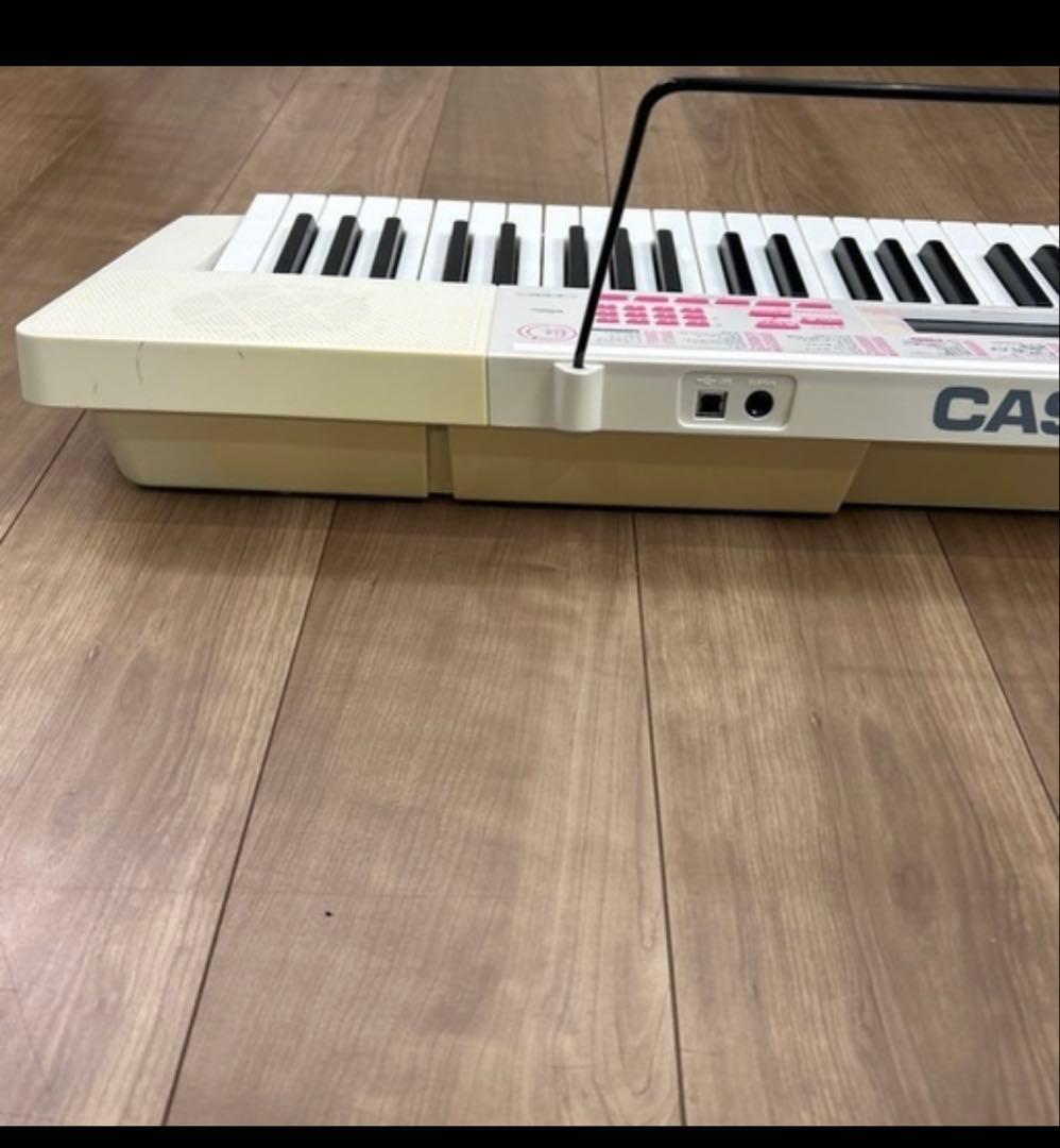 カシオ　電子ピアノ　LK-121　61鍵盤　光ナビキーボード