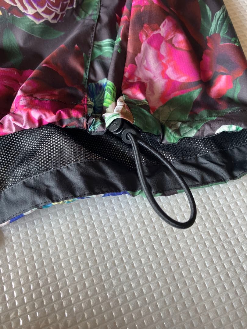 お値下　NIKE ウィメンズフロールウーブンジャケット