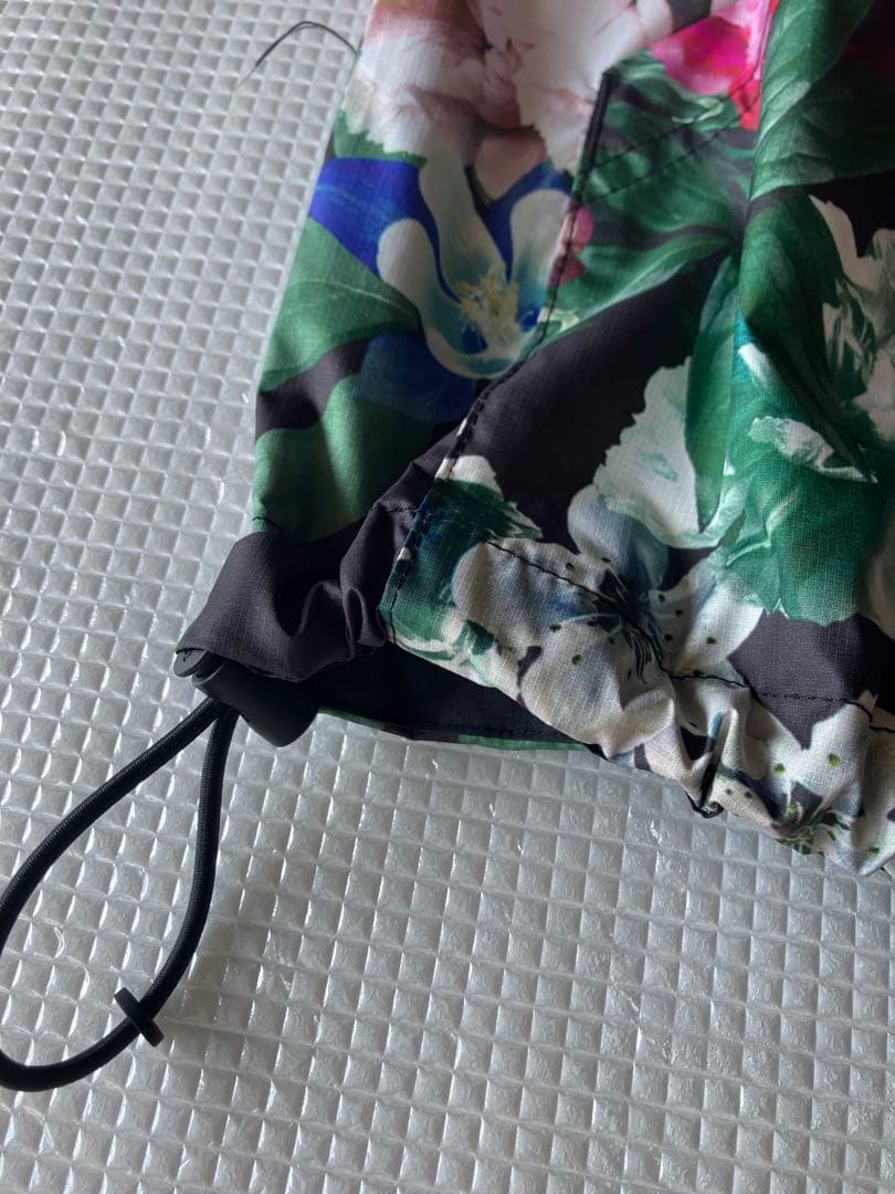 お値下　NIKE ウィメンズフロールウーブンジャケット