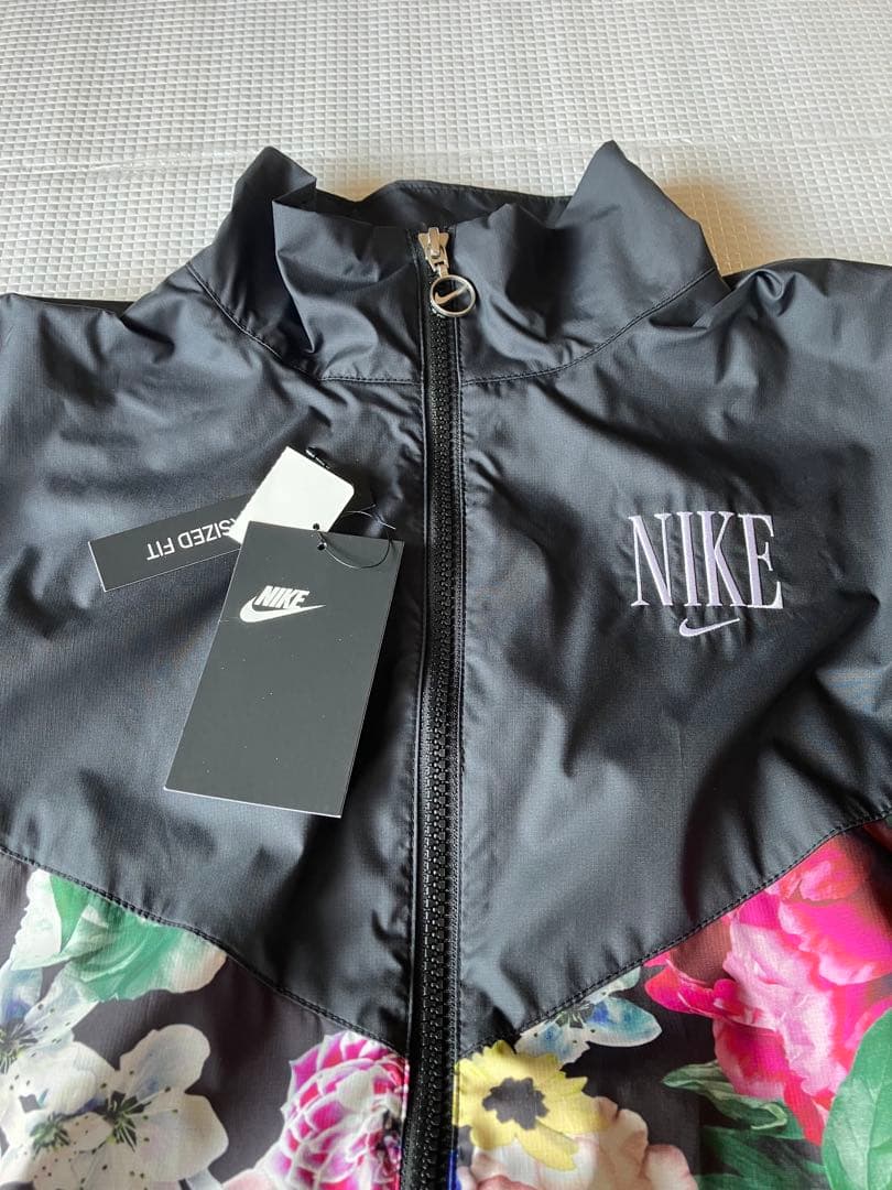 お値下　NIKE ウィメンズフロールウーブンジャケット