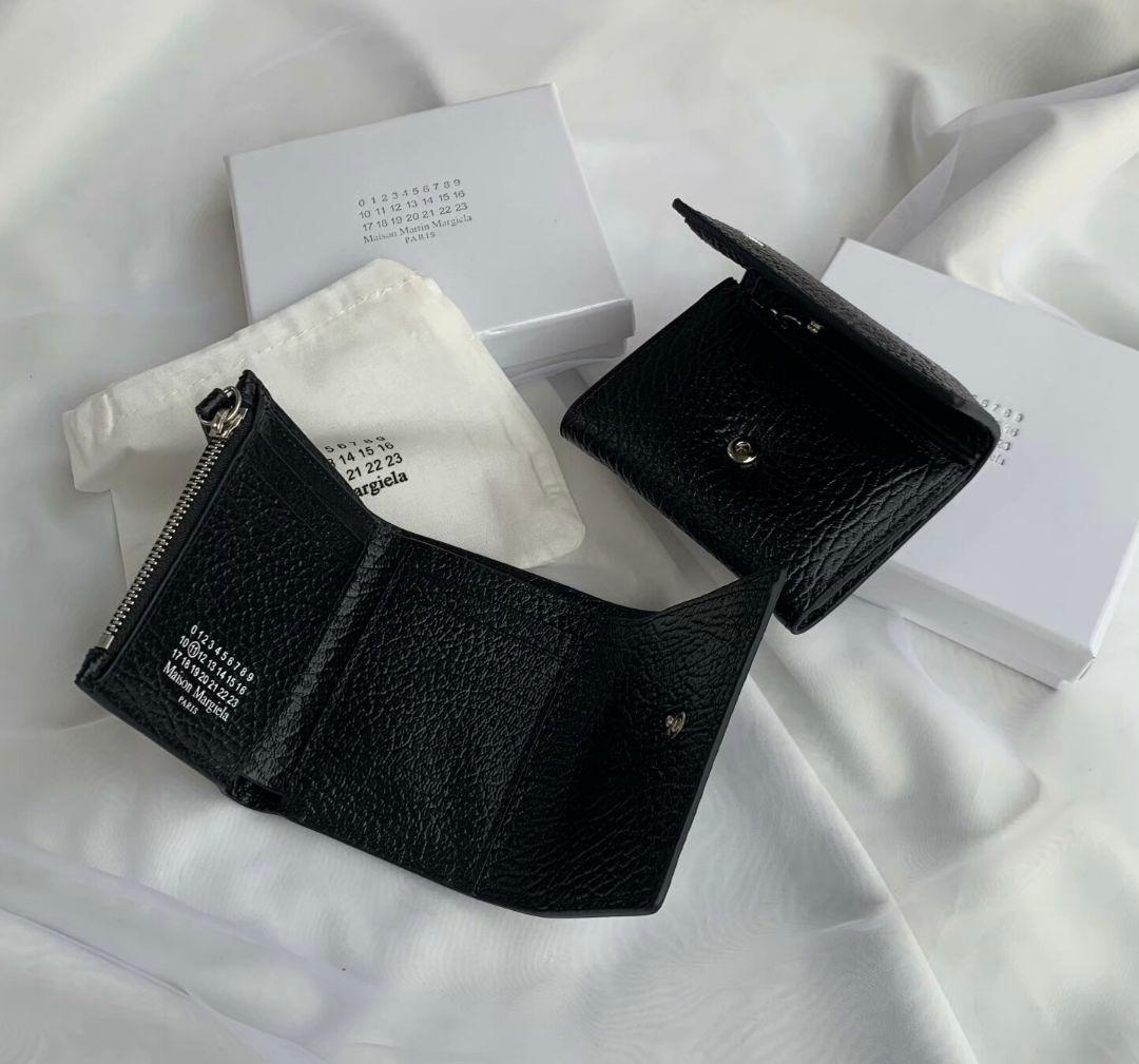 Maison Margiela ブラック三つ折り財布 $252