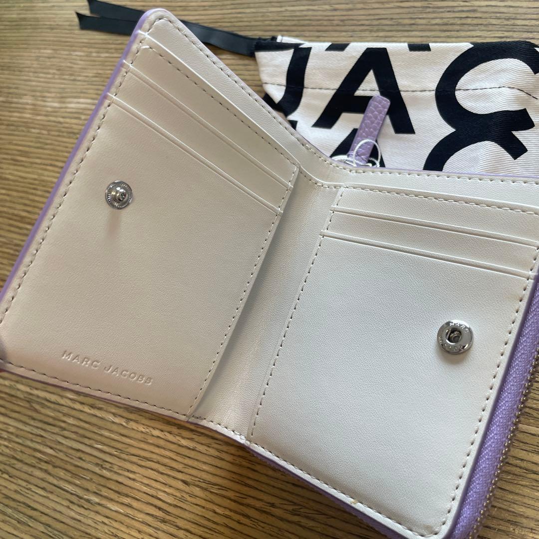 新品！ マークジェイコブス 二つ折り財布！