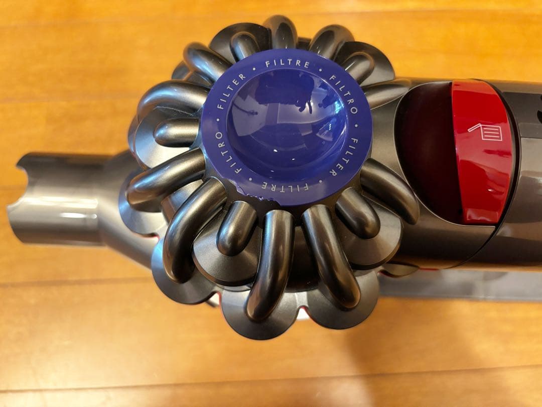 Dyson V8 Fluffy Extra 本体 スタンド付き