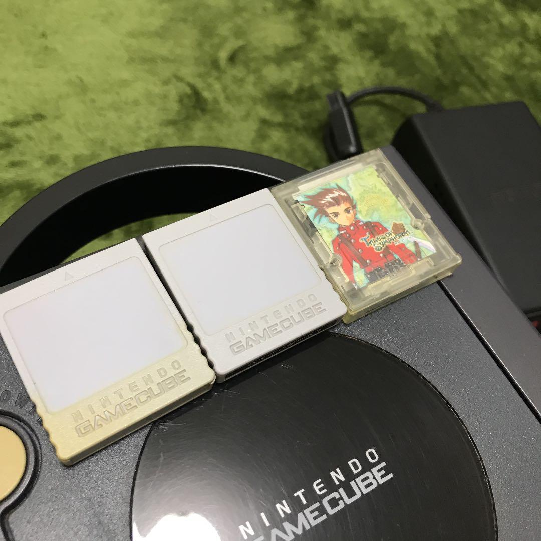 ゲームキューブ 本体　メモリーカード３つ　ゲームソフト付き（バイオハザード0）