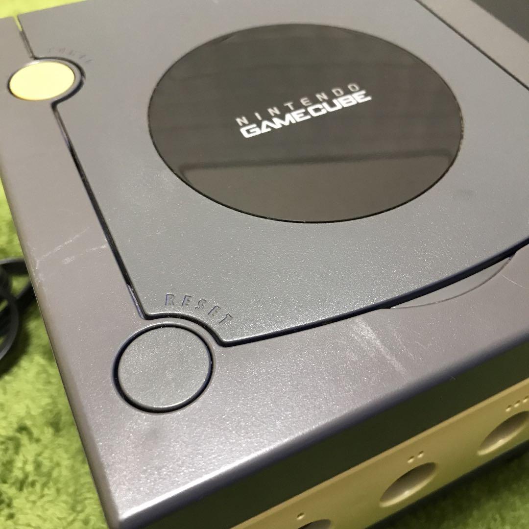 ゲームキューブ 本体　メモリーカード３つ　ゲームソフト付き（バイオハザード0）