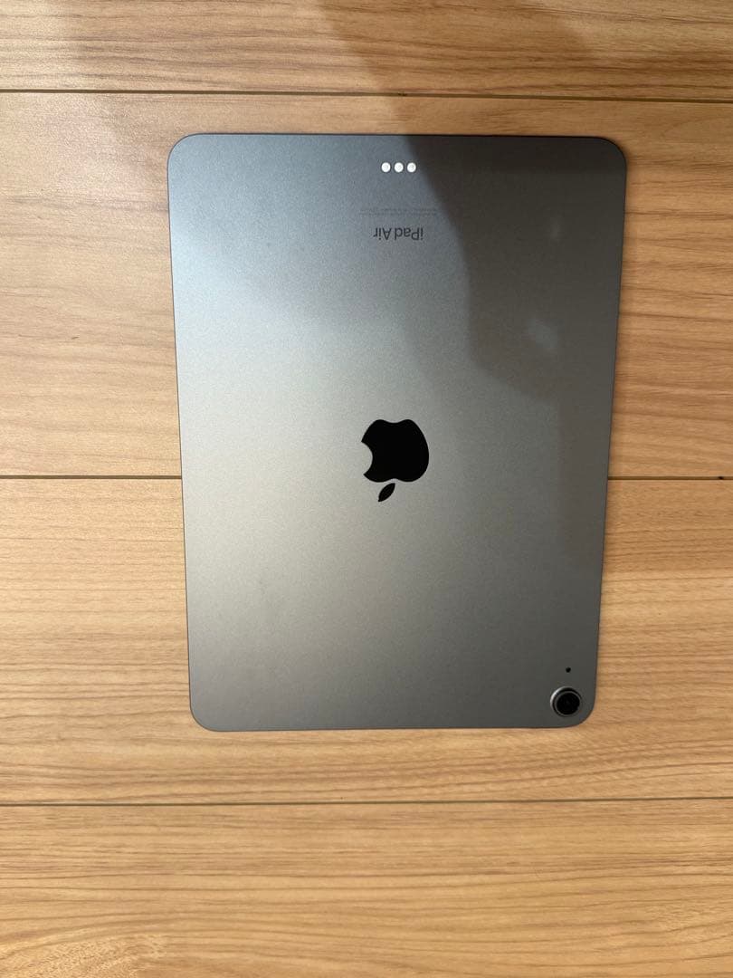 【美品】94％ iPadAir第5世代本体 フィルムケース付き