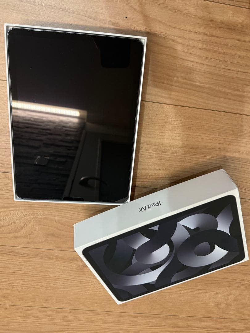 【美品】94％ iPadAir第5世代本体 フィルムケース付き