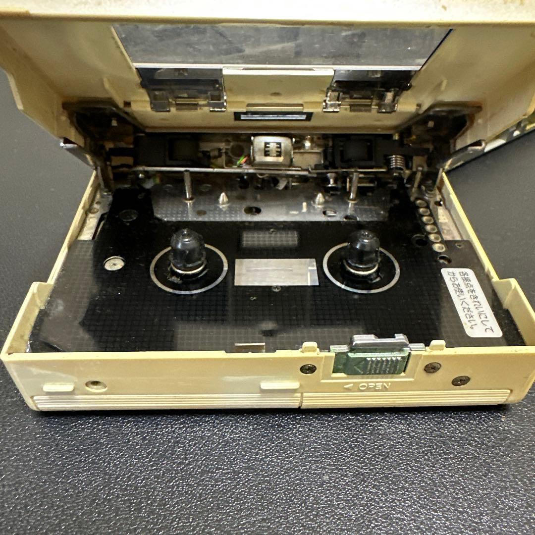 TOSHIBA カセットプレーヤーKT-AS1 ジャンク現状品　昭和レトロ