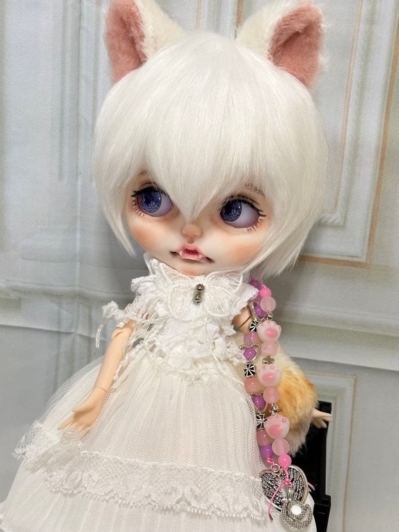 お*き様 アイシードール本体女の子　ボアウィッグ　OF付き ホワイトブチ猫