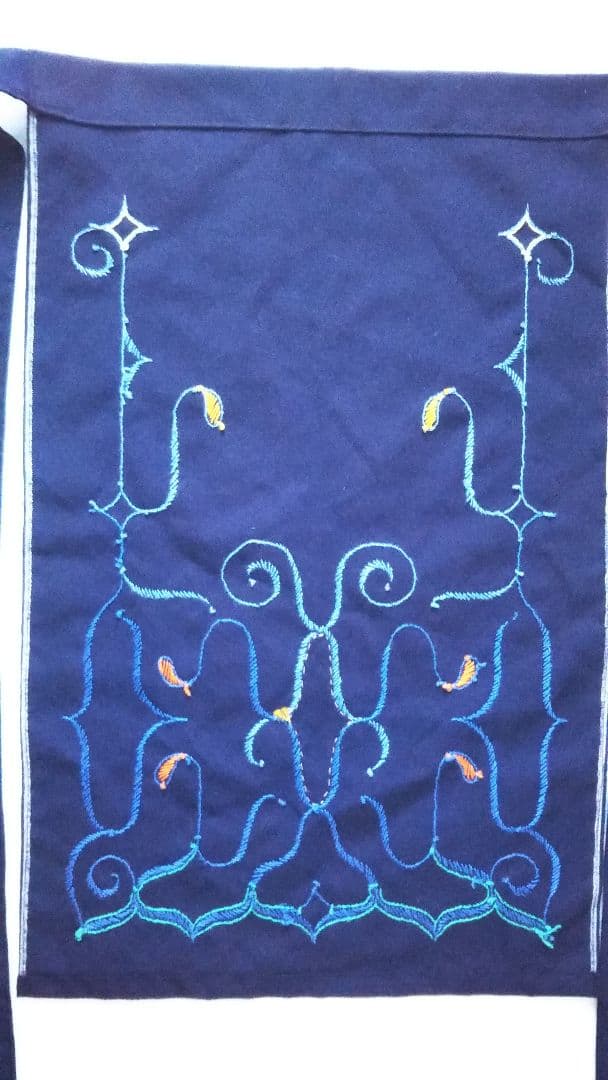 (2月限定)マンタリ風　アイヌ刺繍前掛け