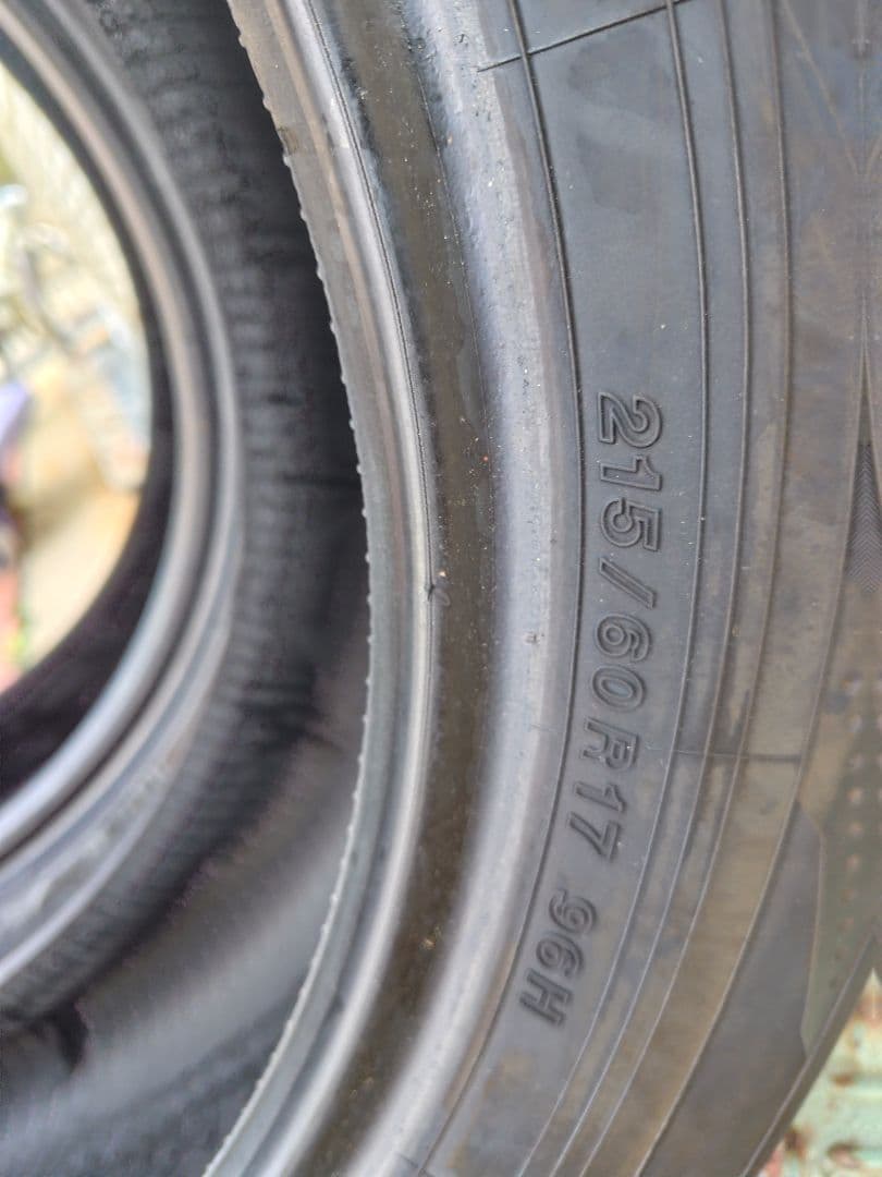 プルプル太郎ヨコハマブルーアースRV03 215/60R17 、24年製、