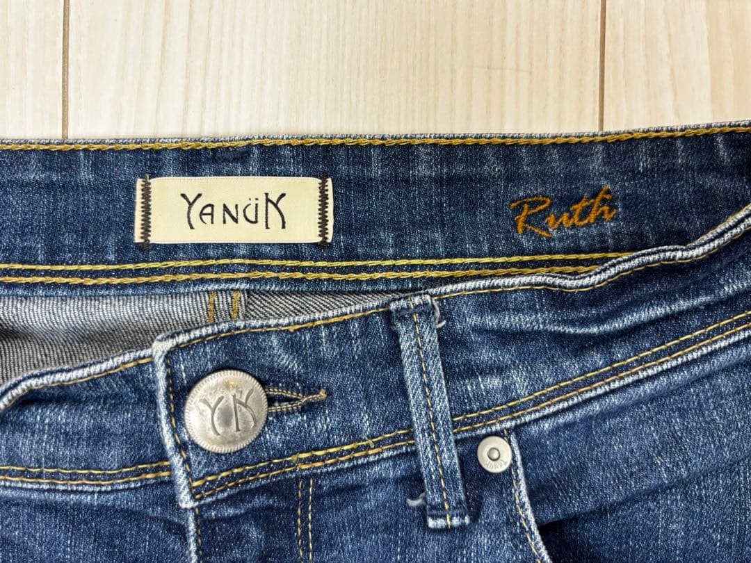 YANUK ヤヌークRUTHスリムテーパードデニムパンツ