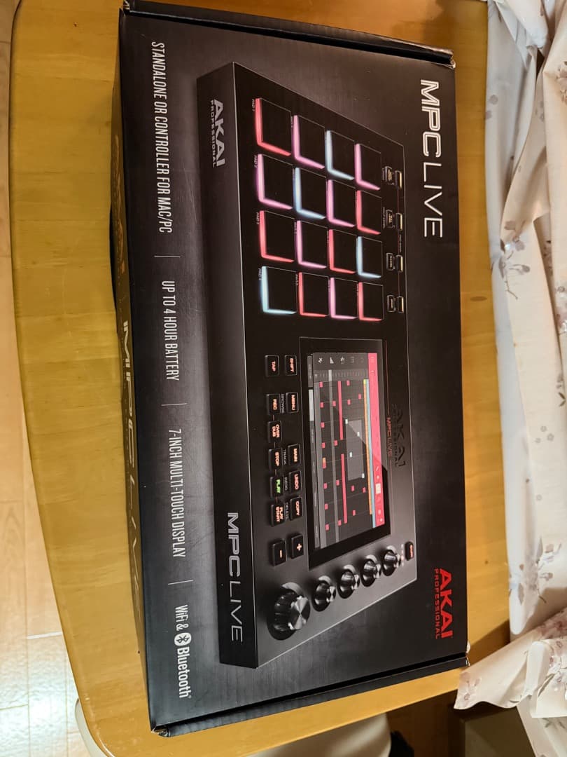 DJ機材 Akai MPC Live (Standalone)