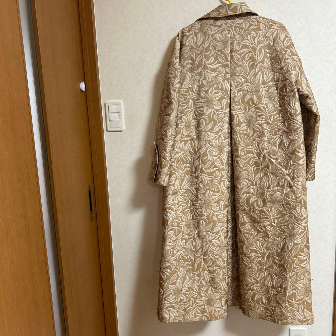 【Lily Brown】花柄ロングコート ベージュ Fサイズ 上品 総柄 美品