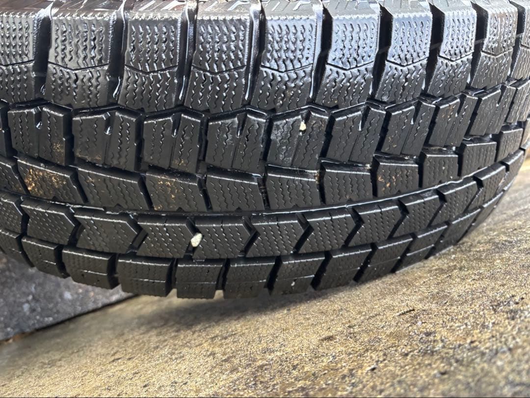 ダンロップウィンターマックス02スタッドレス205/65R15 4本セット