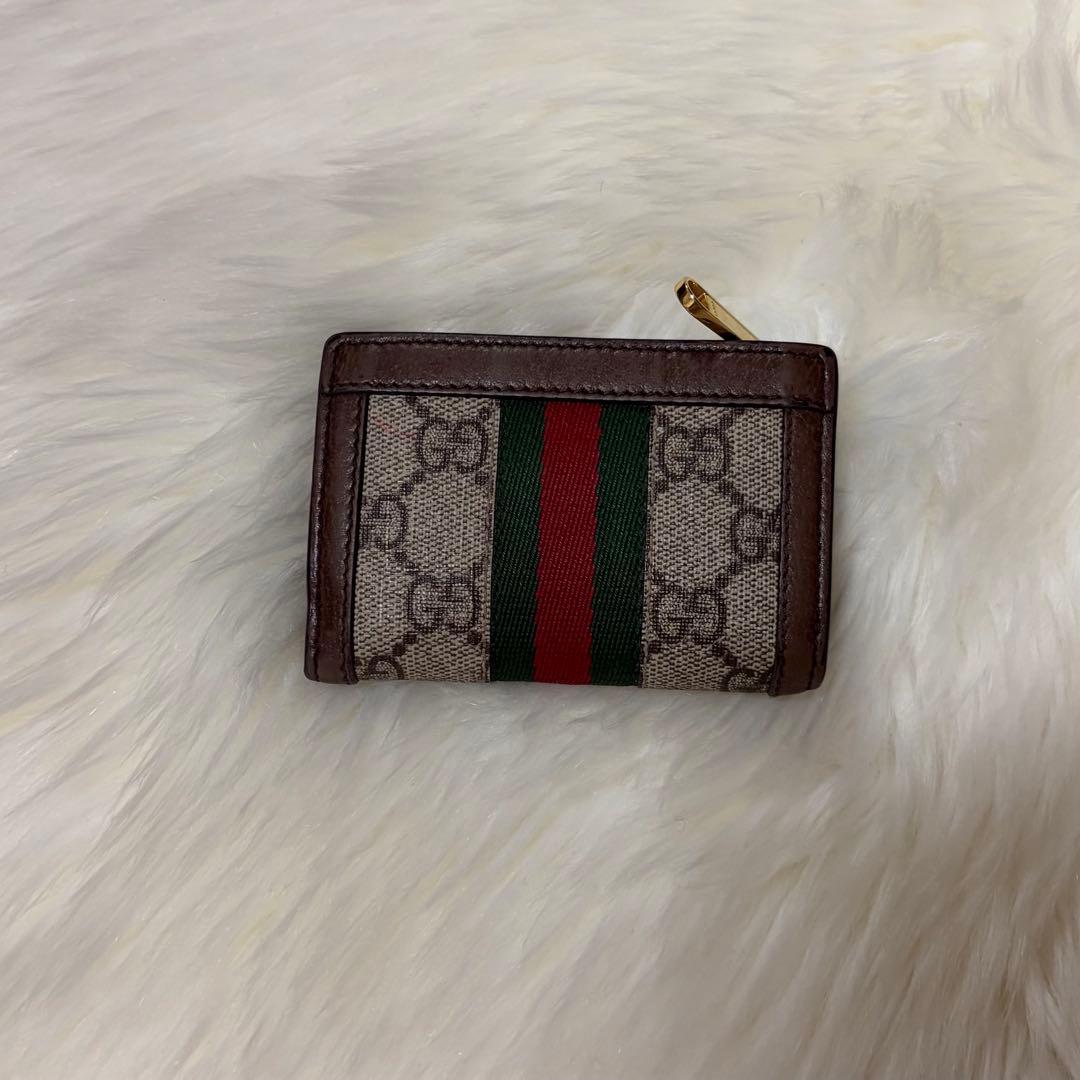 gucci 三つ折り財布　折りたたみ財布　ロゴ