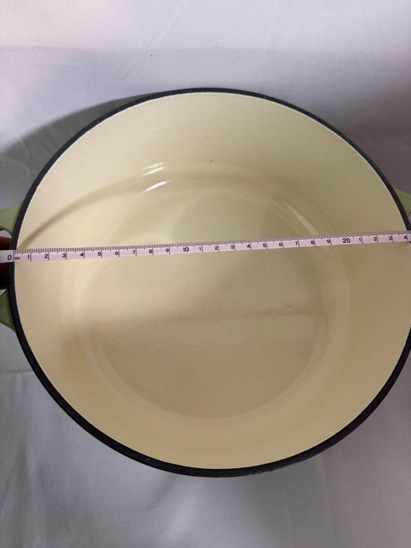 おしゃれ‼️シャスール　 ホーロー鍋　オーバル鍋　オリーブグリーン 24cm