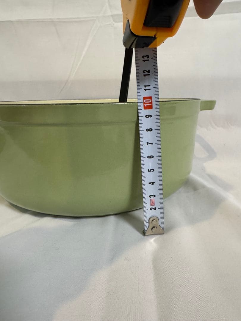 おしゃれ‼️シャスール　 ホーロー鍋　オーバル鍋　オリーブグリーン 24cm