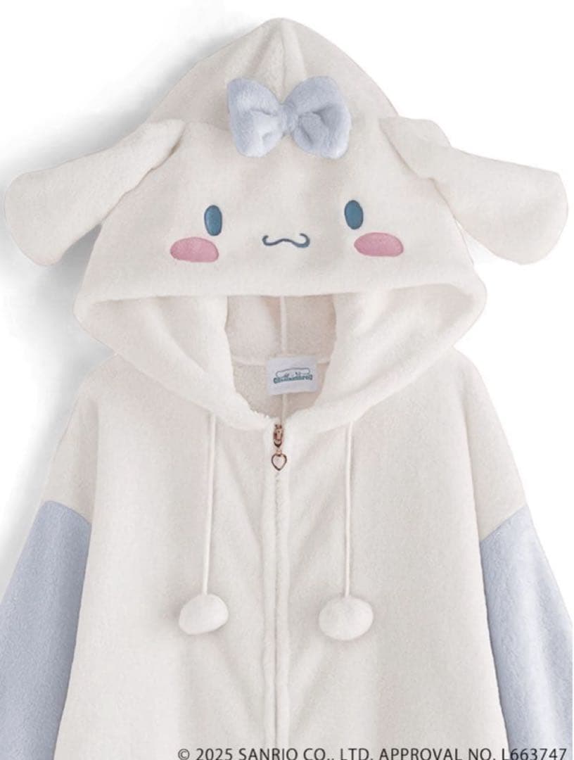 【完売品】シナモロール ルームウェア　着ぐるみ モコモコパジャマ サンリオ