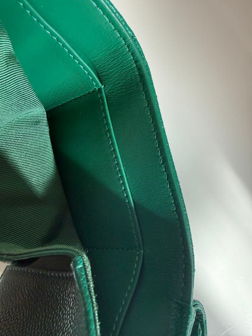CHANEL グリーン 三つ折り財布