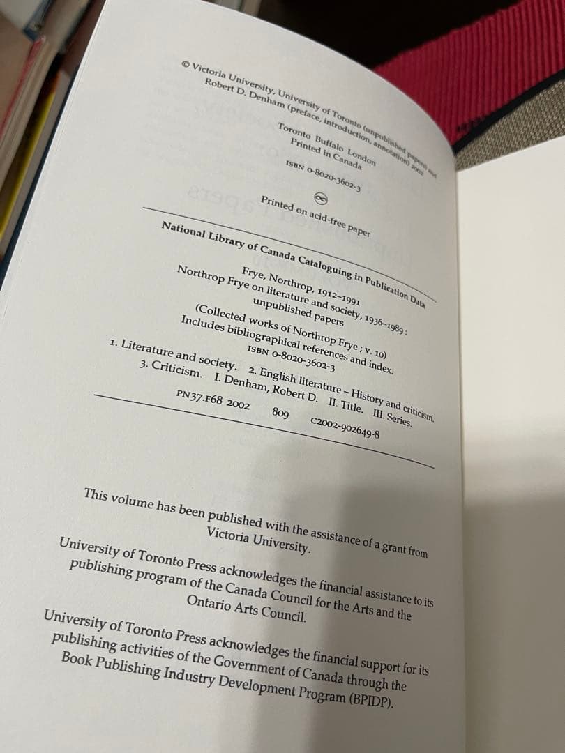 洋書 Northrop Frye on Literature and Society