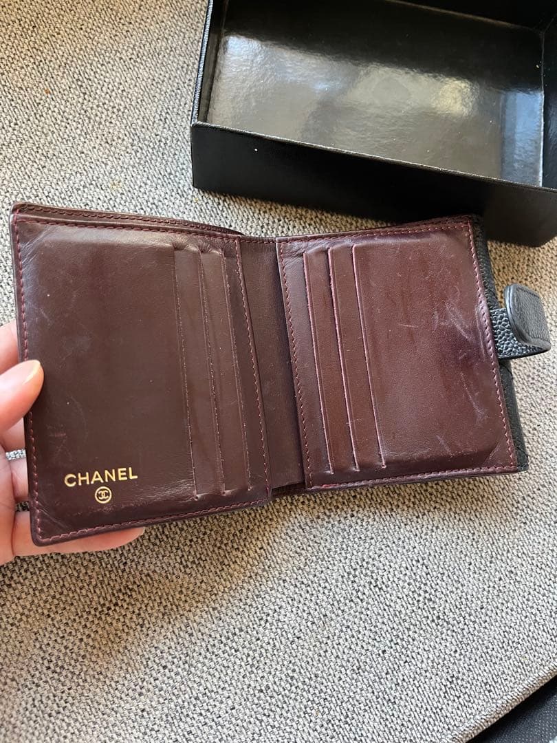 CHANEL 二つ折り財布 コンパクト　マトラッセ　キャビアスキン