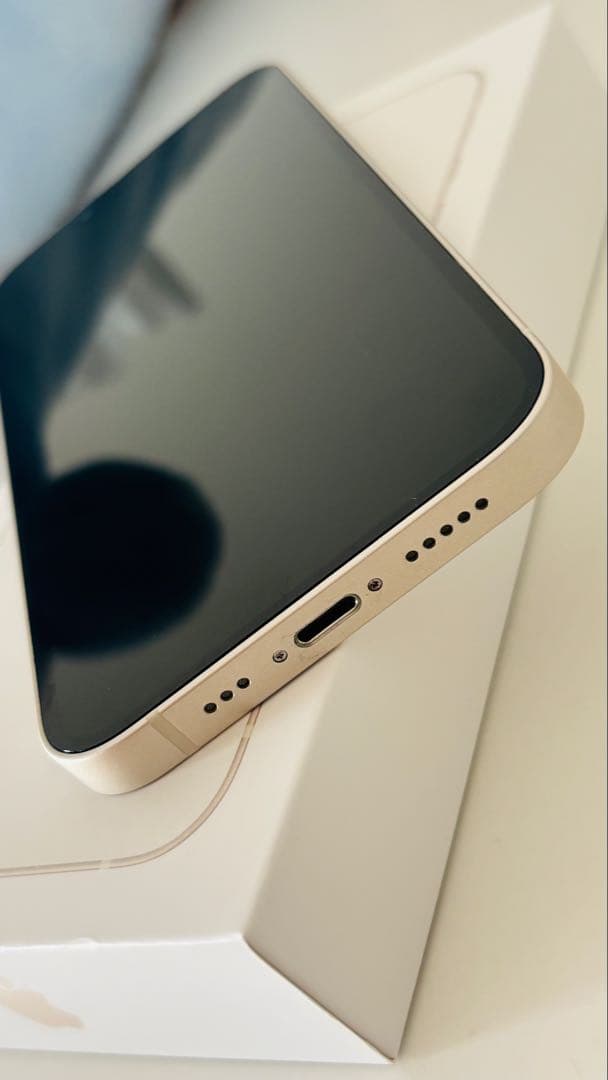 MarigaApple iPhone 13 ホワイト 本体　128GB