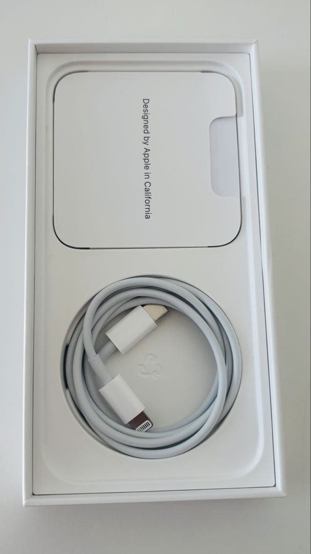 MarigaApple iPhone 13 ホワイト 本体　128GB