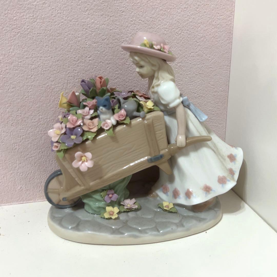 少女と猫と花車 磁器製人形 フィギュリン コスモス アンティーク 置物 希少品