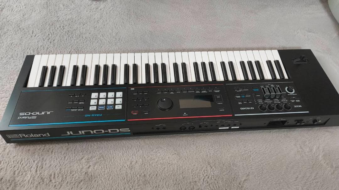 Roland JUNO-DS 61鍵盤キーボード 電源　ペダル　シールド付き