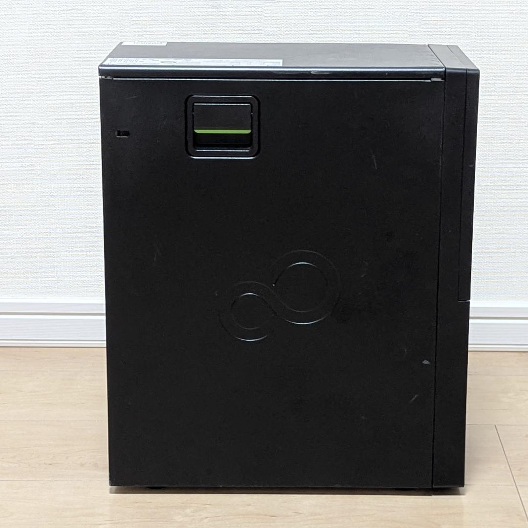 サーバー Fujitsu PRIMERGY TX1310 M5; 8GB; RAID1