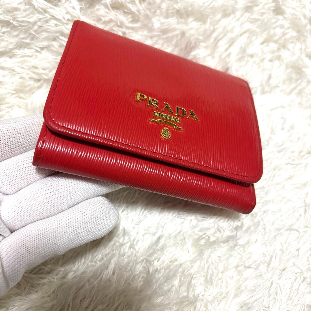 美品 PRADA 三つ折り財布 赤 レッド