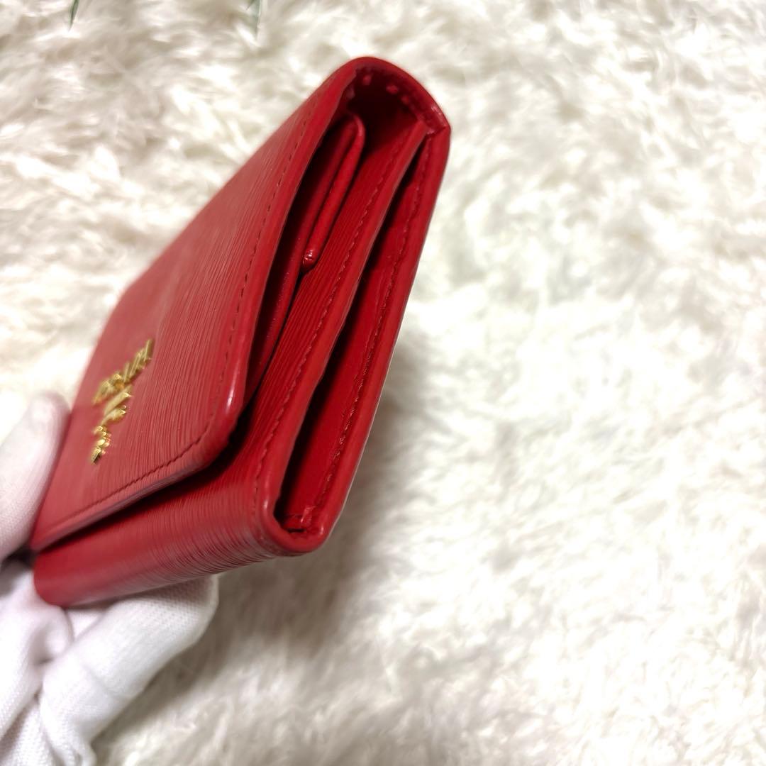 美品 PRADA 三つ折り財布 赤 レッド