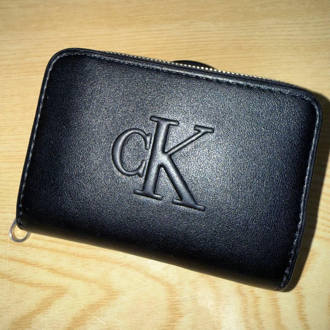   二つ折り財布　ckろご　財布