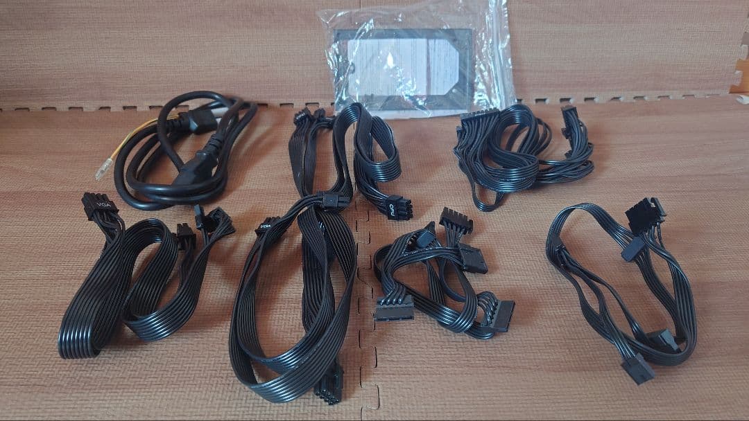 FSP DAGGER PRO 750W 　SFX電源ユニット