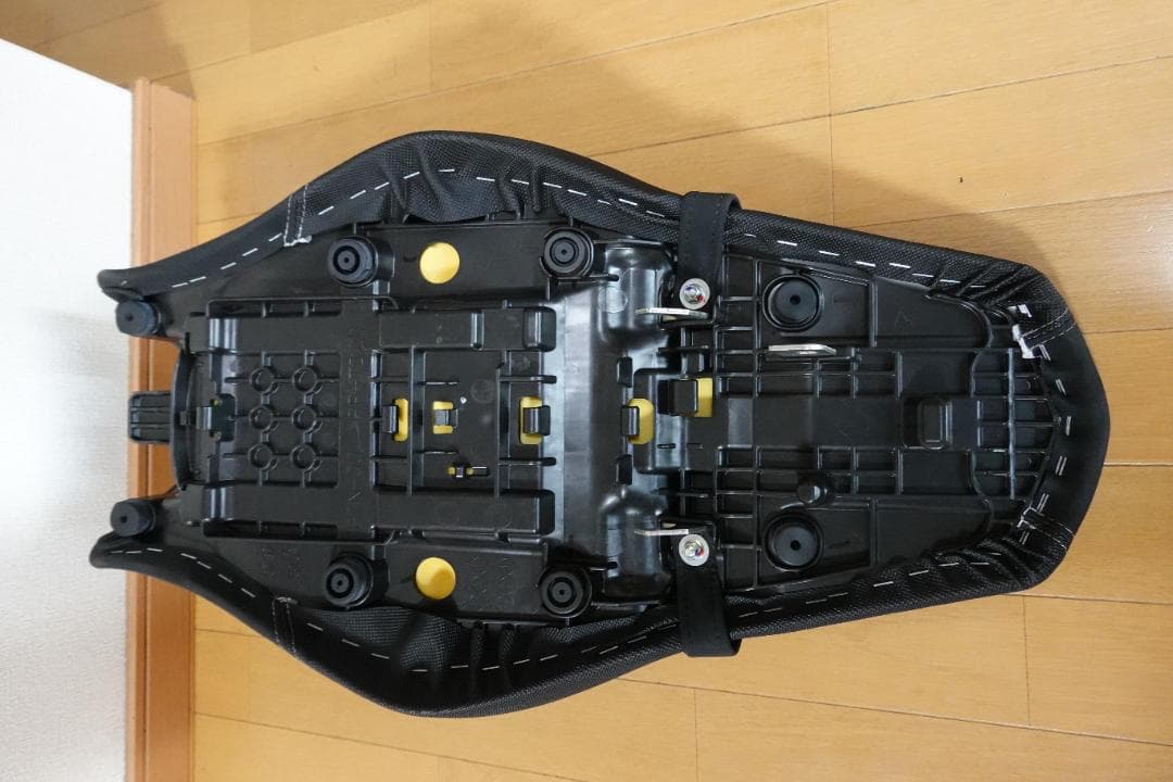 2023年型ヤマハMT-09SPシート