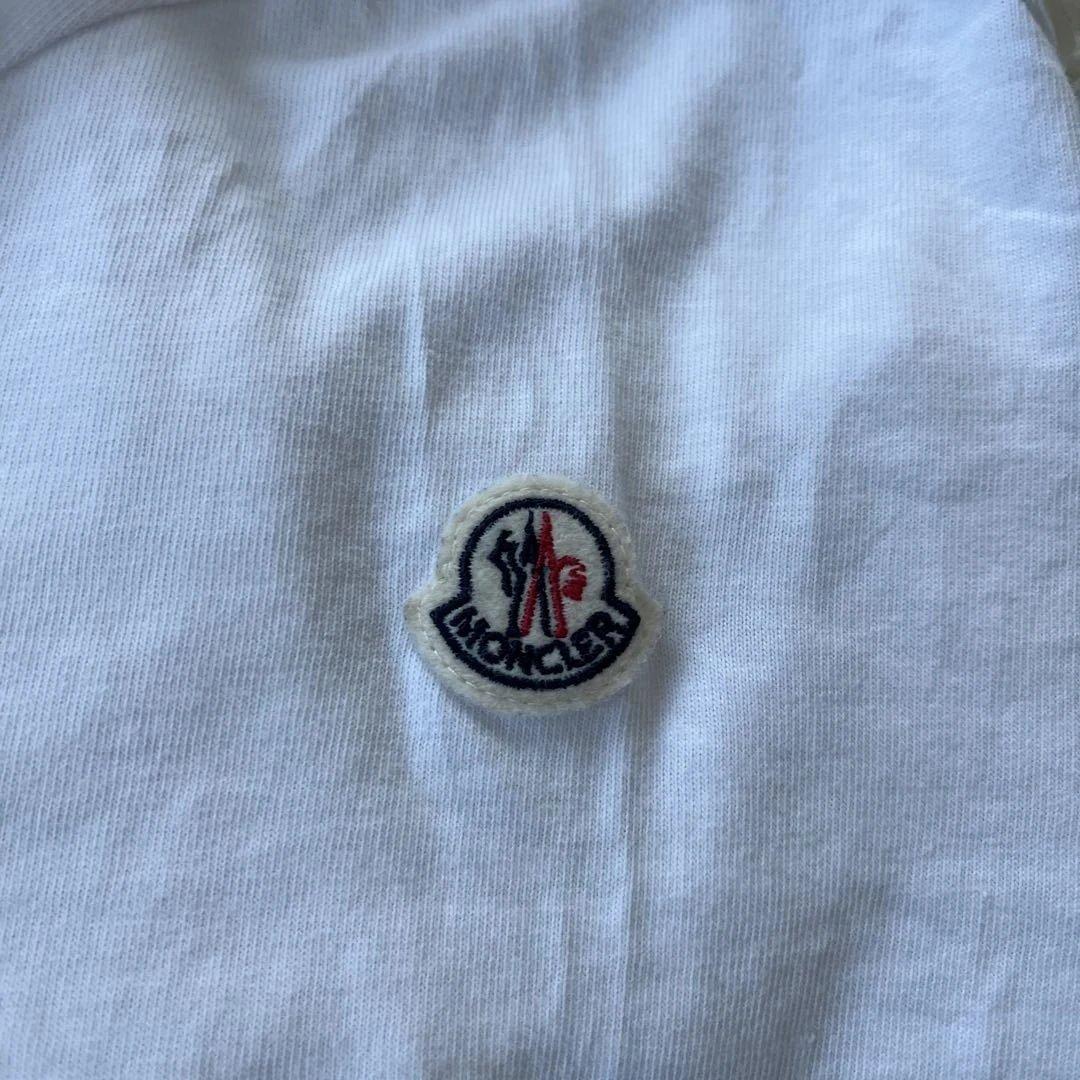 モンクレールMONCLER 白Ｔシャツ 紺、赤刺繍　メンズS