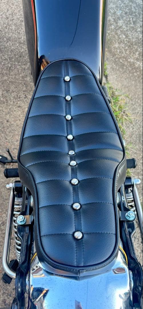 sr400 2%er ナローボルトオンシート